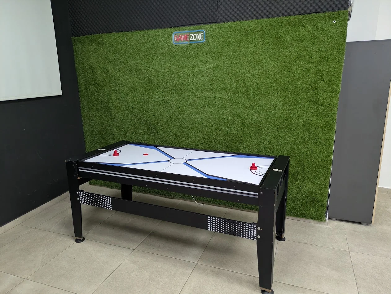 Mesa de air hockey de la zona de juegos